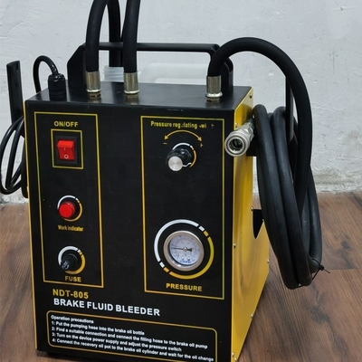 전기 금속 브레이크 유체 교환기 250X260X360mm 25kg 15pcs 어댑터와 함께